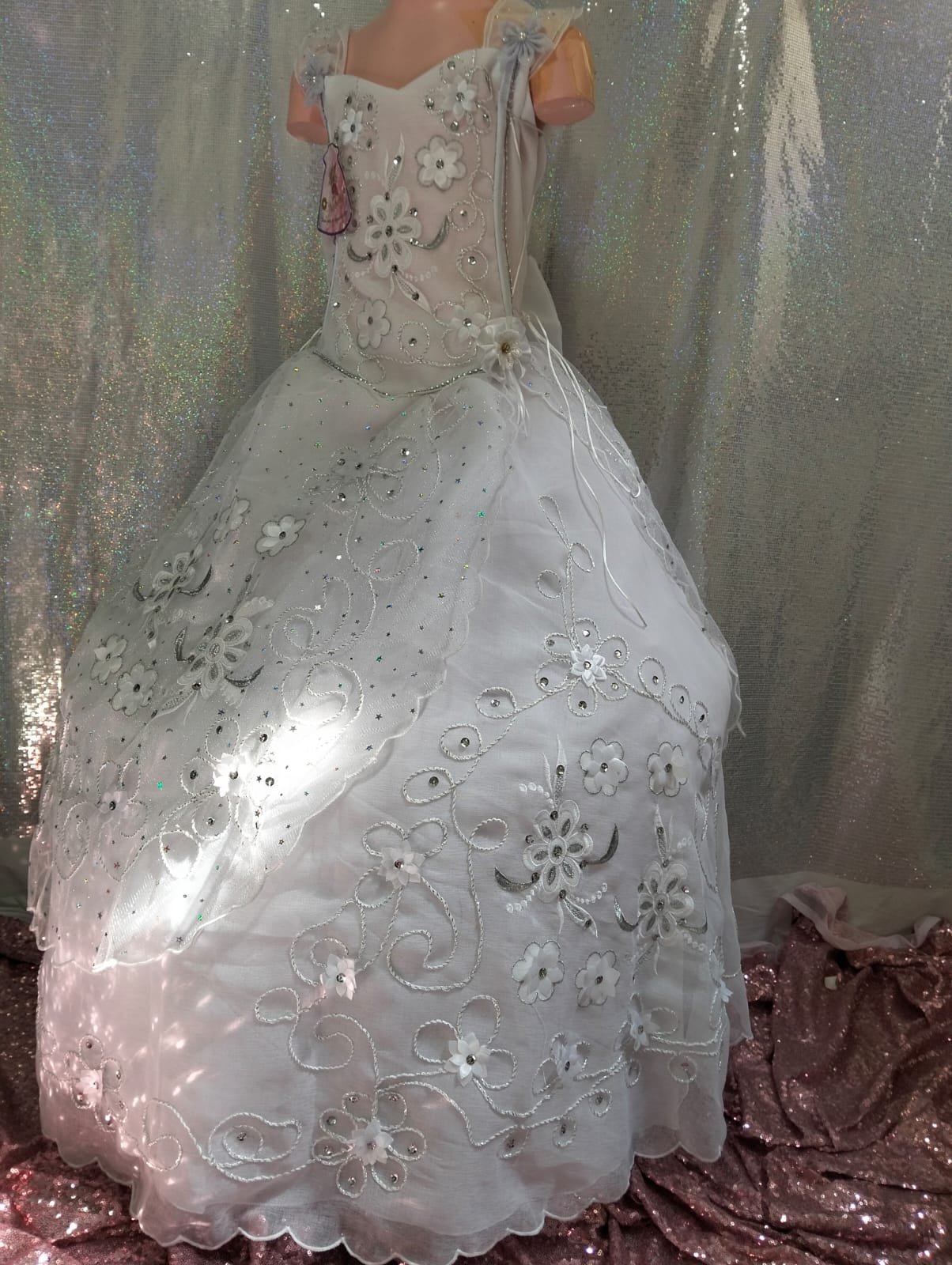 VESTIDO BELINDA TODO BORDADO