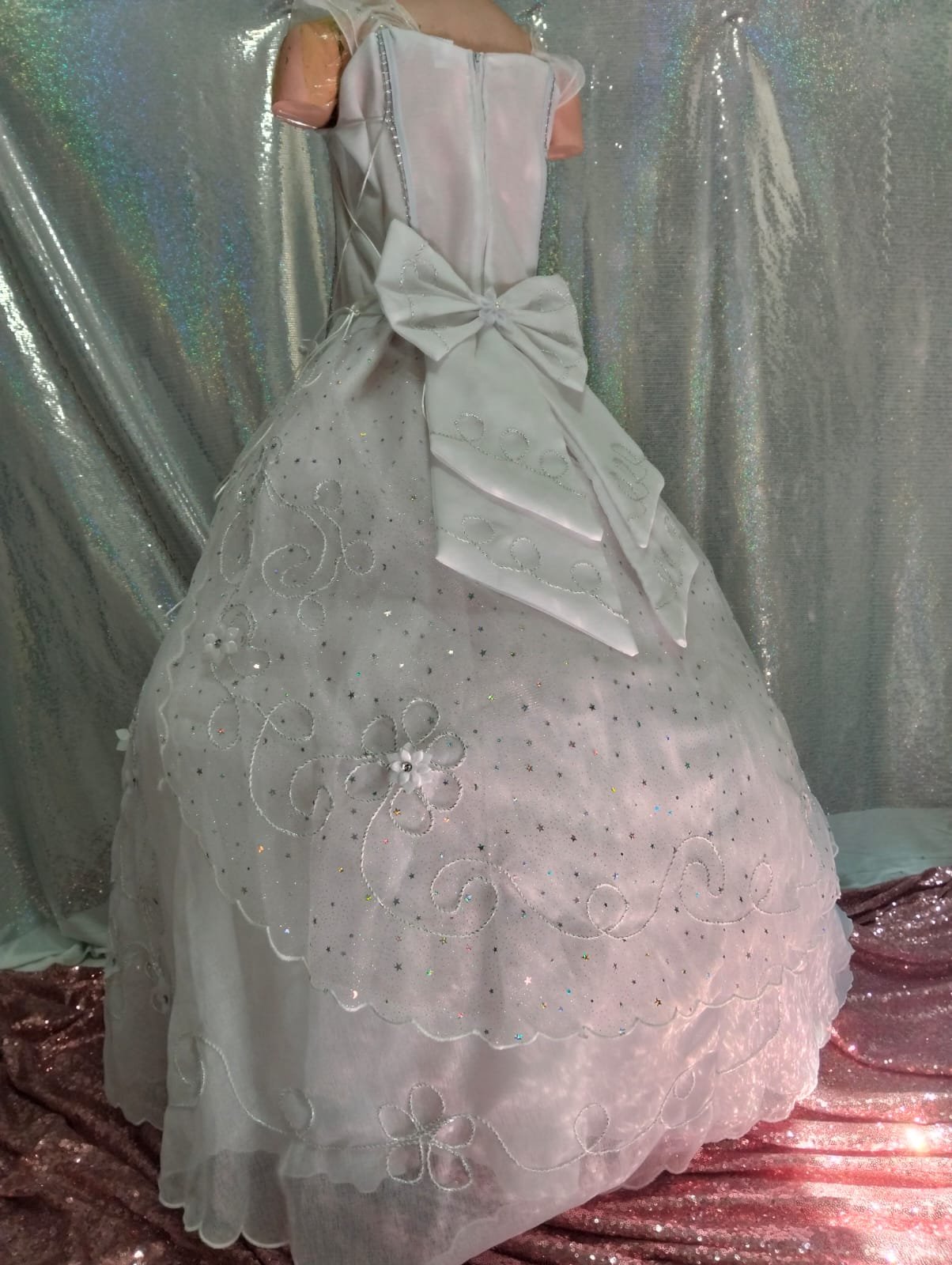 Imagen de VESTIDO BELINDA TODO BORDADO